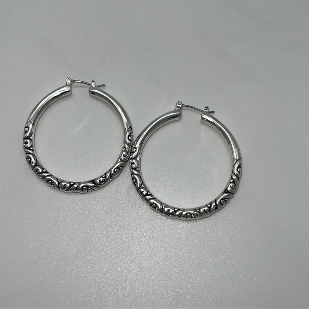 Scroll Hoops